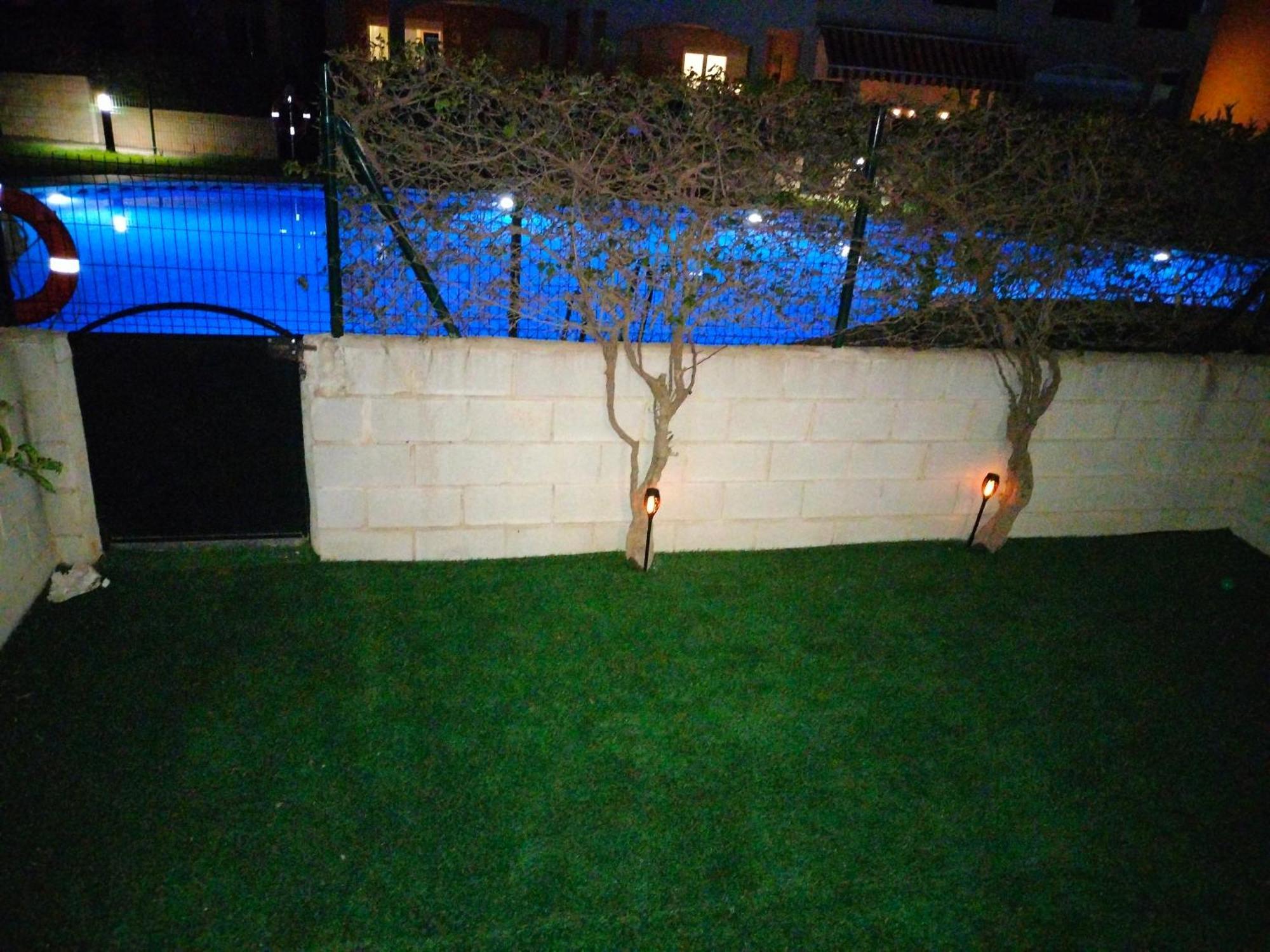 Bajo Con Jardin A Pie De Playa Y Piscina Comunitaria Con Jacuzzi Apartment Playas de Vera Ngoại thất bức ảnh