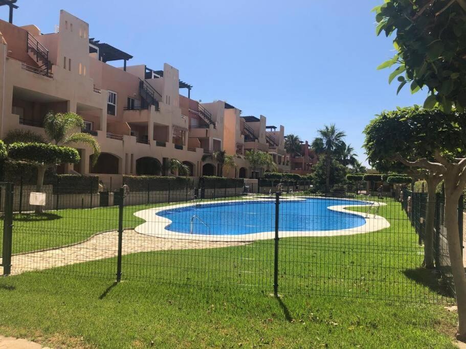 Bajo Con Jardin A Pie De Playa Y Piscina Comunitaria Con Jacuzzi Apartment Playas de Vera Ngoại thất bức ảnh