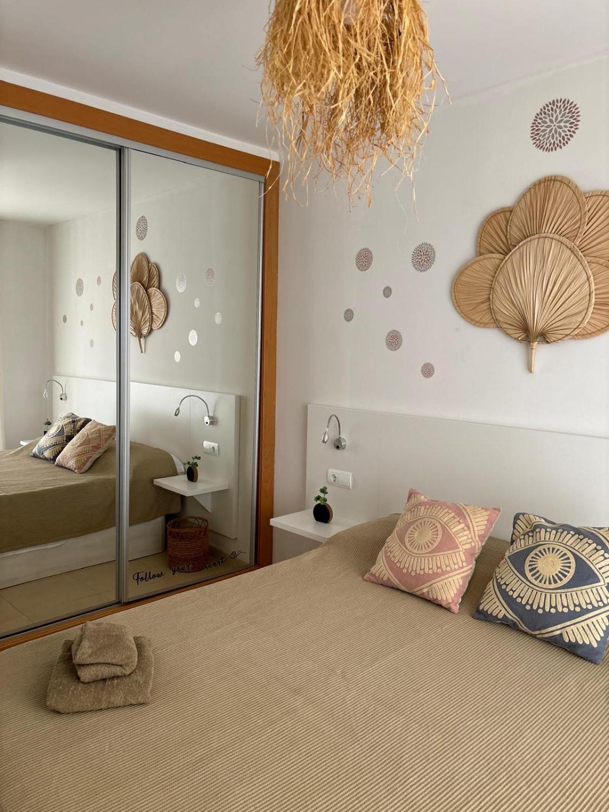 Bajo Con Jardin A Pie De Playa Y Piscina Comunitaria Con Jacuzzi Apartment Playas de Vera Ngoại thất bức ảnh
